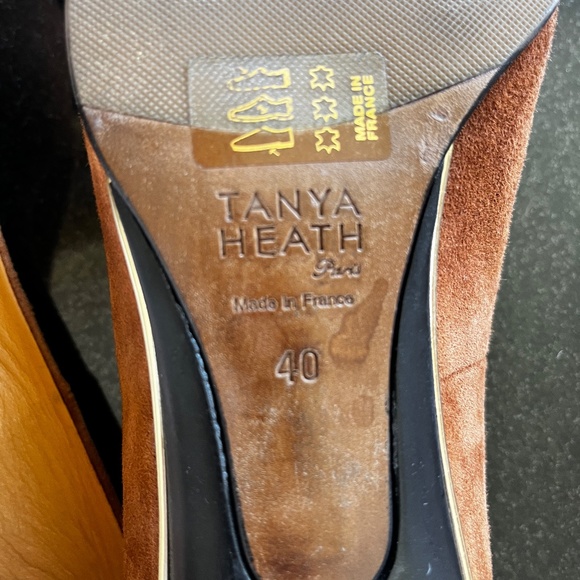 Tanya Heath "Sabine" Noisette Suede pumps with 2 set of heels. - Picture 13 of 14